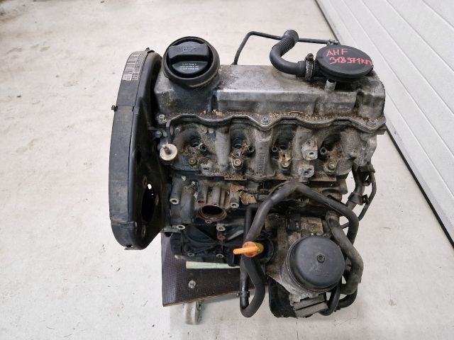 bontott VW GOLF IV Motor (Fűzött blokk hengerfejjel)