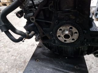 bontott VW GOLF IV Motor (Fűzött blokk hengerfejjel)