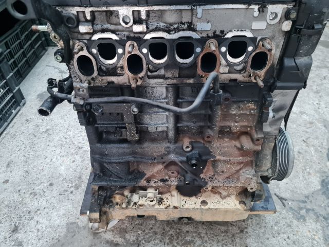 bontott VW GOLF IV Motor (Fűzött blokk hengerfejjel)