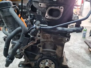 bontott VW GOLF IV Motor (Fűzött blokk hengerfejjel)