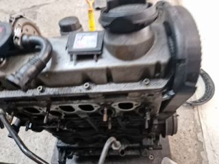 bontott VW GOLF IV Motor (Fűzött blokk hengerfejjel)