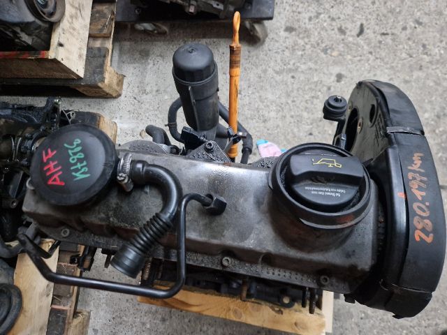 bontott VW GOLF IV Motor (Fűzött blokk hengerfejjel)