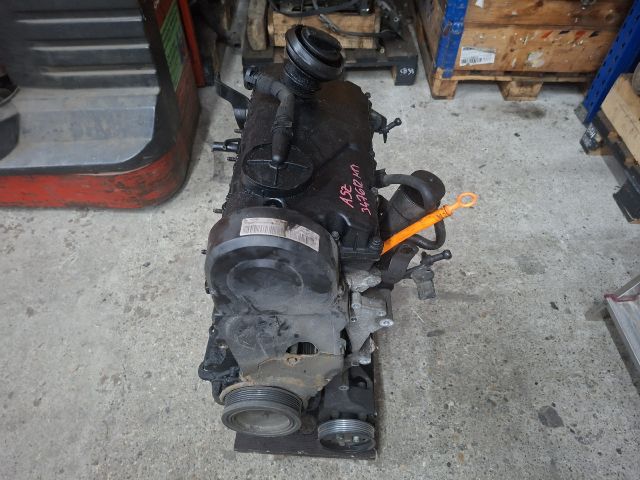 bontott VW GOLF IV Motor (Fűzött blokk hengerfejjel)