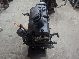 bontott VW GOLF IV Motor (Fűzött blokk hengerfejjel)