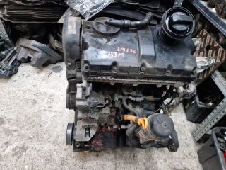 bontott VW GOLF IV Motor (Fűzött blokk hengerfejjel)