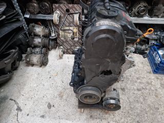 bontott VW GOLF IV Motor (Fűzött blokk hengerfejjel)