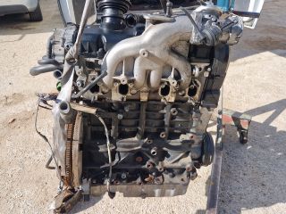 bontott VW GOLF IV Motor (Fűzött blokk hengerfejjel)