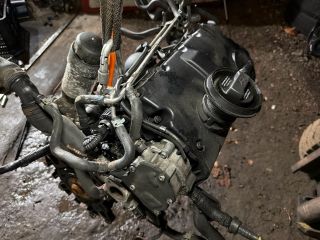 bontott VW GOLF IV Motor (Fűzött blokk hengerfejjel)