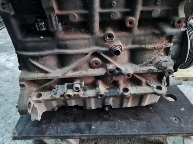 bontott VW GOLF IV Motor (Fűzött blokk hengerfejjel)