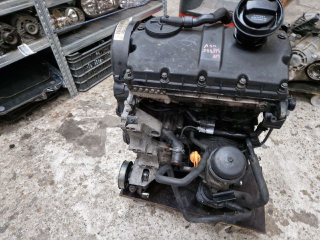 bontott VW GOLF IV Motor (Fűzött blokk hengerfejjel)