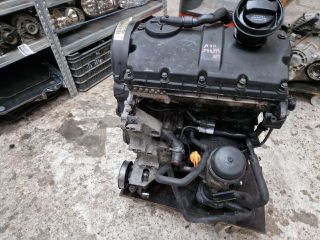 bontott VW GOLF IV Motor (Fűzött blokk hengerfejjel)