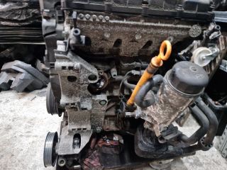 bontott VW GOLF IV Motor (Fűzött blokk hengerfejjel)