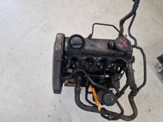 bontott VW GOLF IV Motor (Fűzött blokk hengerfejjel)