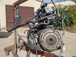 bontott VW GOLF IV Motor (Fűzött blokk hengerfejjel)