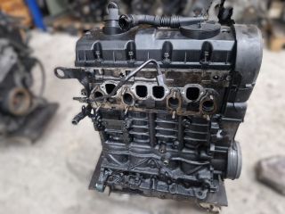 bontott VW GOLF IV Motor (Fűzött blokk hengerfejjel)