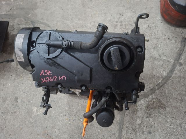 bontott VW GOLF IV Motor (Fűzött blokk hengerfejjel)