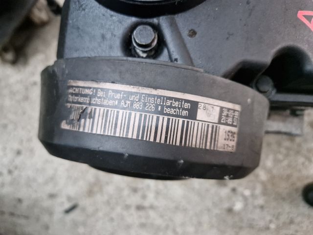 bontott VW GOLF IV Motor (Fűzött blokk hengerfejjel)