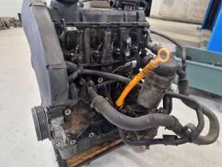 bontott VW GOLF IV Motor (Fűzött blokk hengerfejjel)