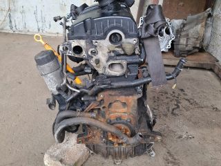 bontott VW GOLF IV Motor (Fűzött blokk hengerfejjel)