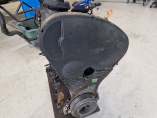 bontott VW GOLF IV Motor (Fűzött blokk hengerfejjel)