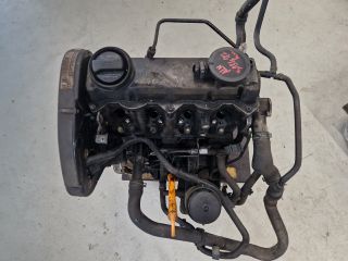 bontott VW GOLF IV Motor (Fűzött blokk hengerfejjel)