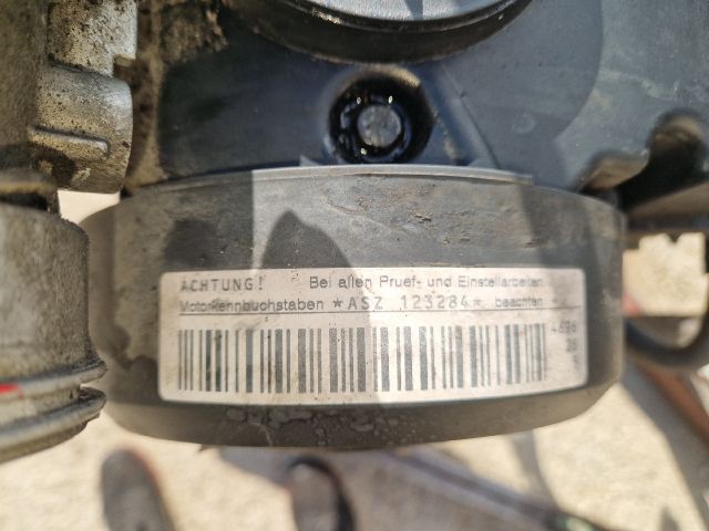 bontott VW GOLF IV Motor (Fűzött blokk hengerfejjel)