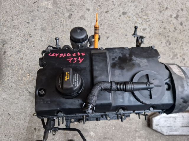 bontott VW GOLF IV Motor (Fűzött blokk hengerfejjel)