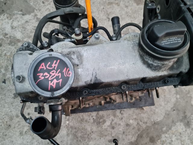 bontott VW GOLF IV Motor (Fűzött blokk hengerfejjel)