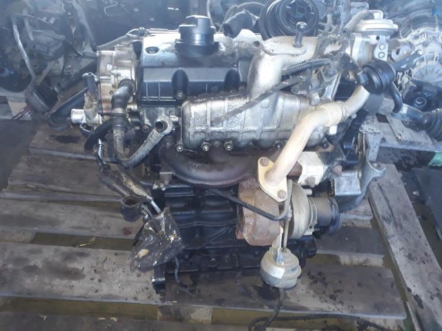 bontott VW GOLF IV Motor (Fűzött blokk hengerfejjel)