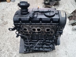 bontott VW GOLF IV Motor (Fűzött blokk hengerfejjel)