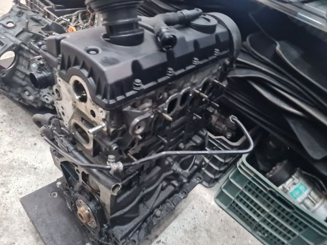 bontott VW GOLF IV Motor (Fűzött blokk hengerfejjel)