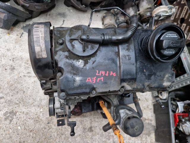 bontott VW GOLF IV Motor (Fűzött blokk hengerfejjel)