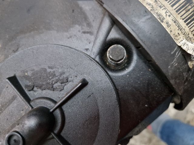 bontott VW GOLF IV Motor (Fűzött blokk hengerfejjel)