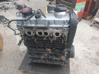 bontott VW GOLF IV Motor (Fűzött blokk hengerfejjel)