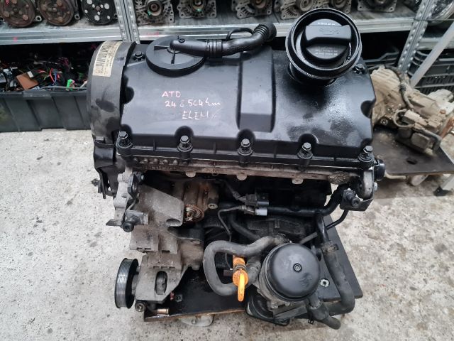 bontott VW GOLF IV Motor (Fűzött blokk hengerfejjel)