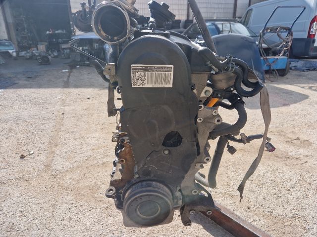 bontott VW GOLF IV Motor (Fűzött blokk hengerfejjel)