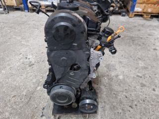 bontott VW GOLF IV Motor (Fűzött blokk hengerfejjel)