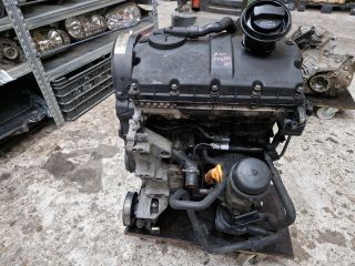 bontott VW GOLF IV Motor (Fűzött blokk hengerfejjel)
