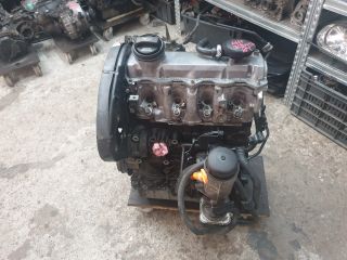 bontott VW GOLF IV Motor (Fűzött blokk hengerfejjel)