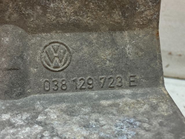 bontott VW GOLF IV Motor Tartó Bak (Fém)