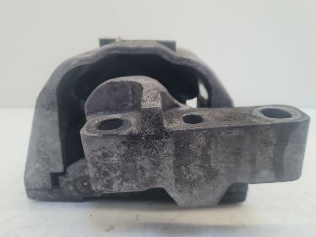 bontott VW GOLF IV Motor Tartó Bak (Fém)