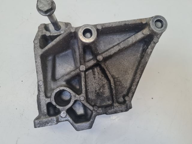 bontott VW GOLF IV Motor Tartó Bak (Fém)