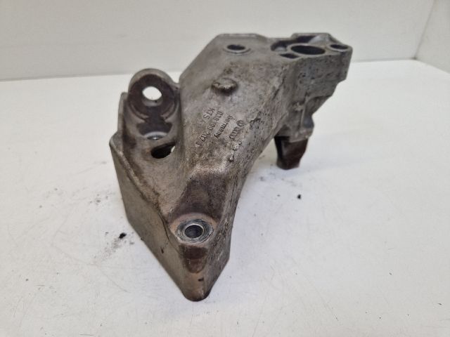 bontott VW GOLF IV Motor Tartó Bak (Fém)