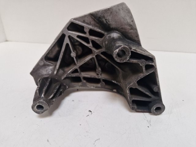 bontott VW GOLF IV Motor Tartó Bak (Fém)