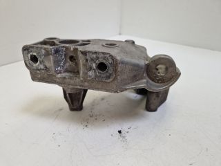 bontott VW GOLF IV Motor Tartó Bak (Fém)