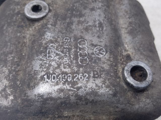 bontott VW GOLF IV Motor Tartó Bak (Fém)