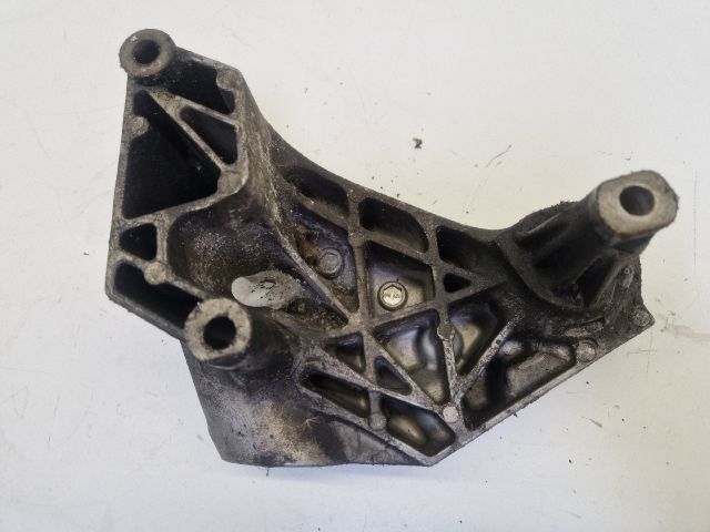 bontott VW GOLF IV Motor Tartó Bak (Fém)