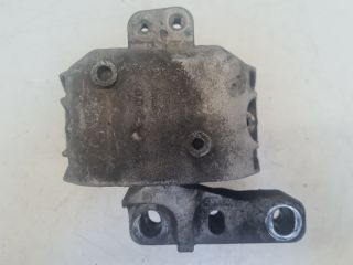 bontott VW GOLF IV Motor Tartó Bak (Fém)