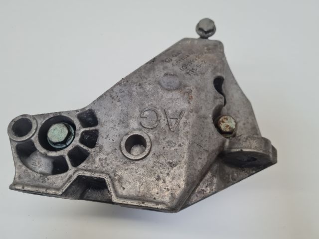 bontott VW GOLF IV Motor Tartó Bak (Fém)