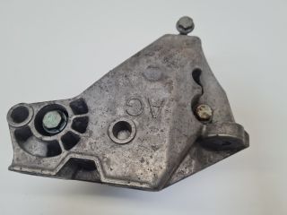 bontott VW GOLF IV Motor Tartó Bak (Fém)